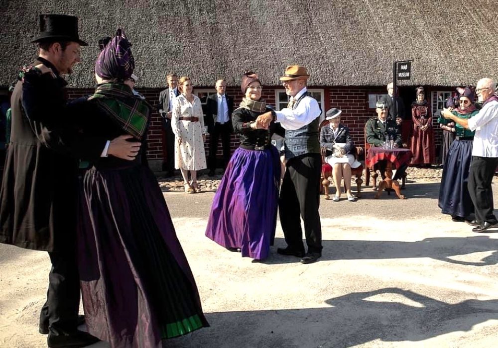 2 Dans for dronningen - LYS